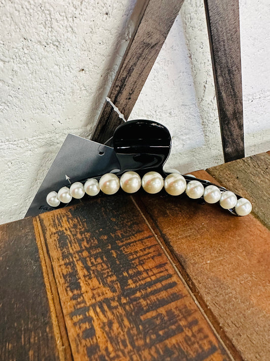 Black Classic Oval Pearl Claw Clips