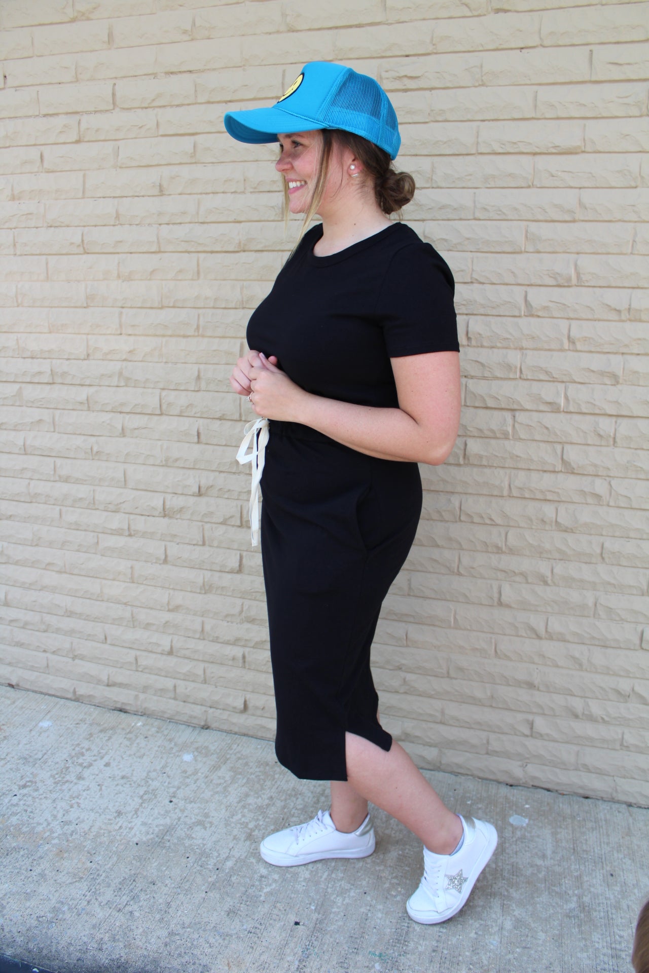 Black Short Sleeve Elastic Waist Midi Dress