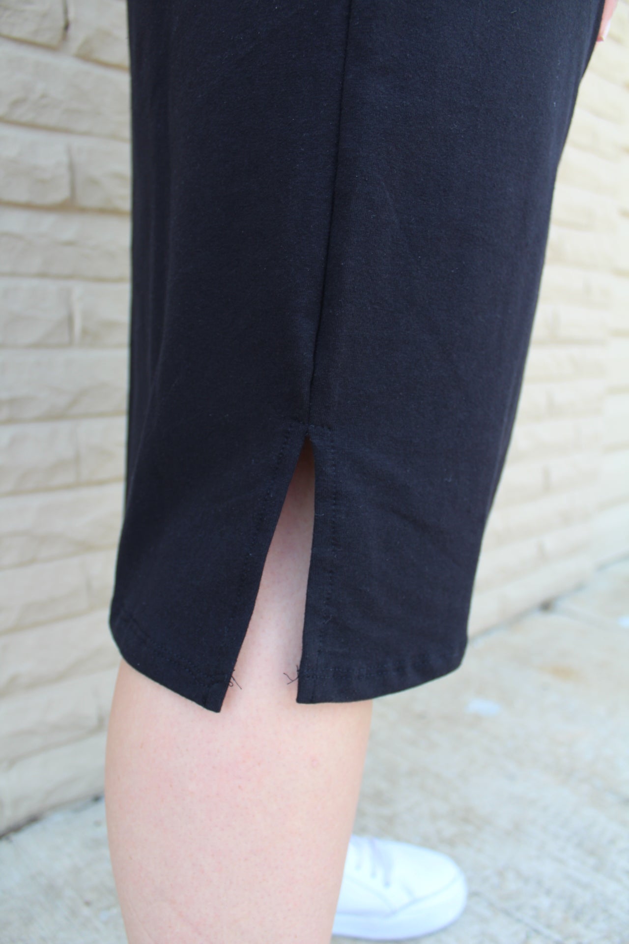 Black Short Sleeve Elastic Waist Midi Dress