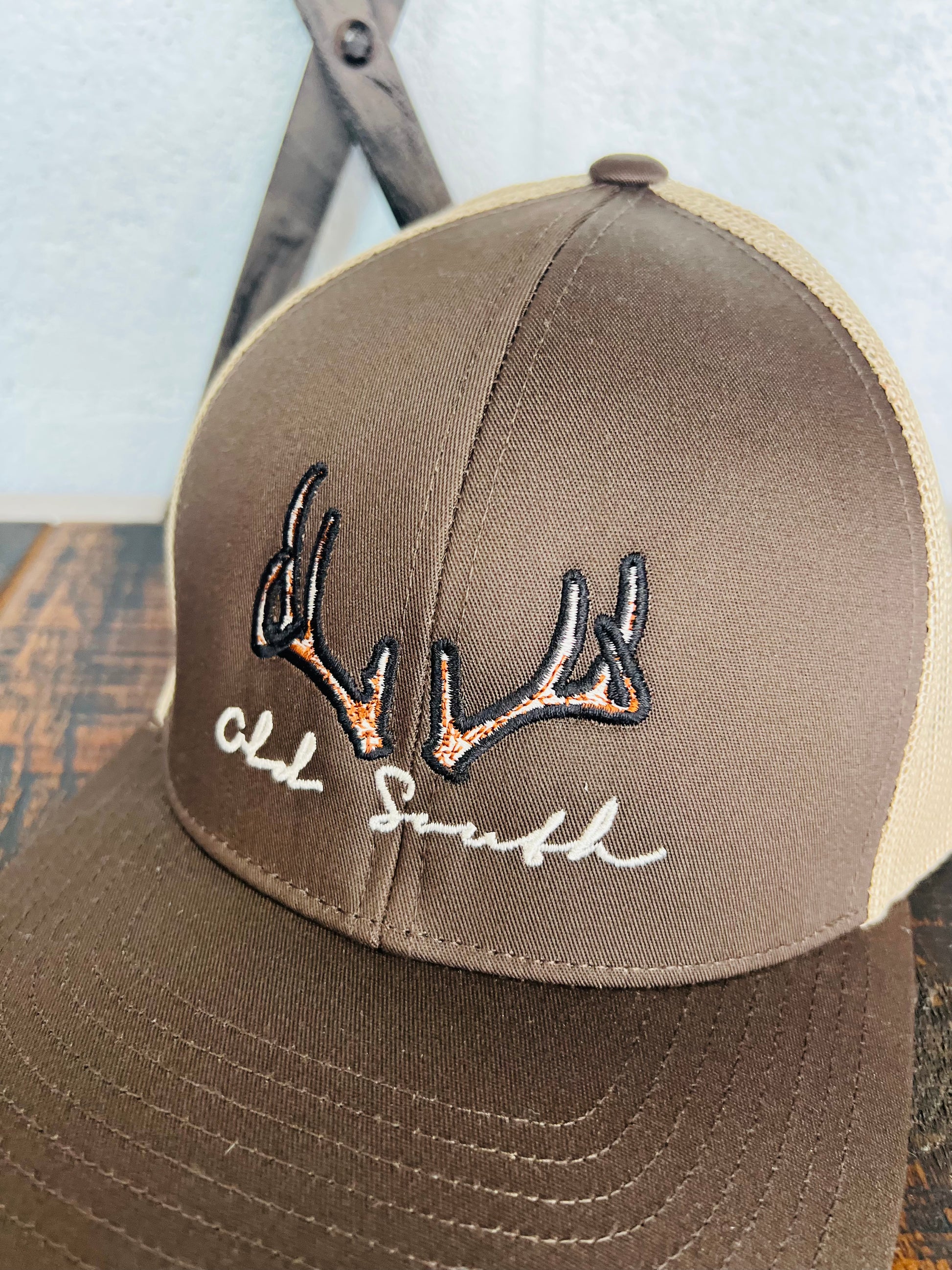 Deer Antlers Trucker Hat – Ivy & Oak Boutique